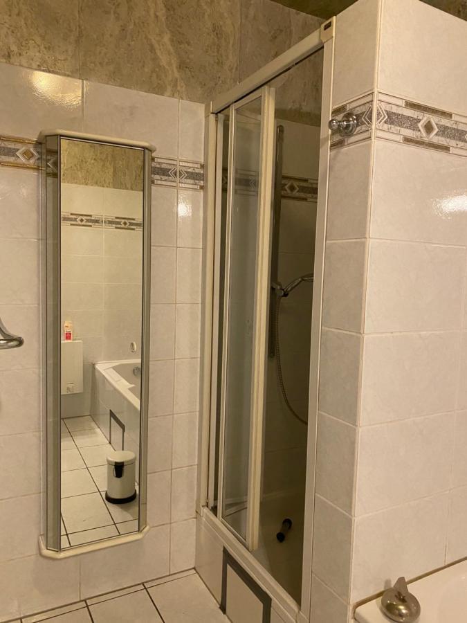 Central Shared Apartment, Friesenplatz Köln Eksteriør billede