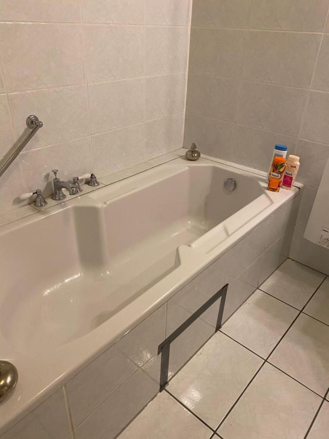 Central Shared Apartment, Friesenplatz Köln Eksteriør billede